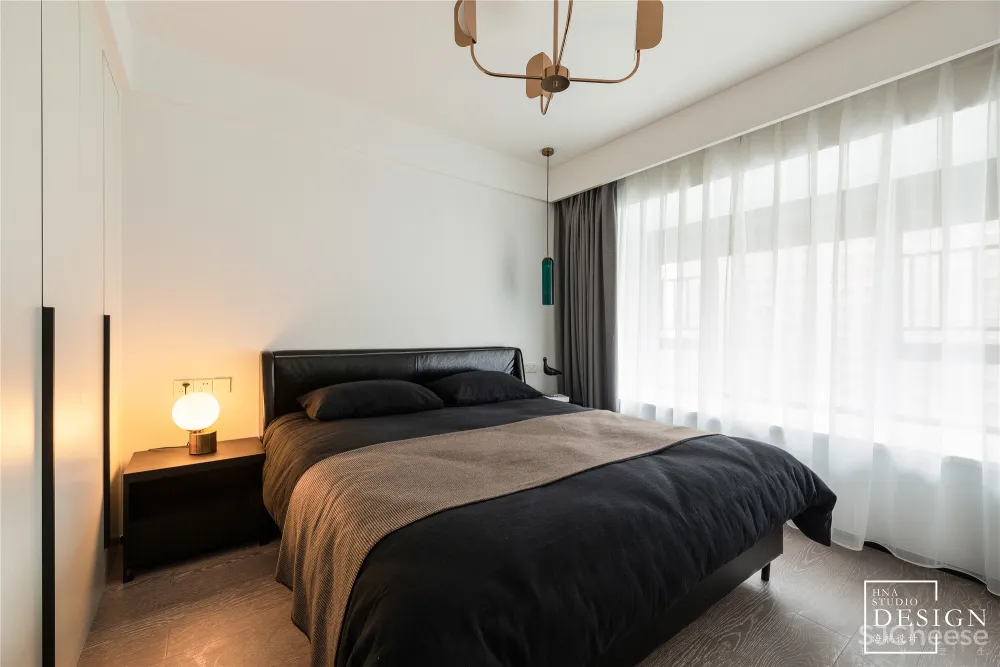 黑白交织奏乐，谱写单身自主的生活空间 海航设计