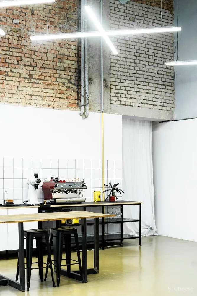 ZROBYM architects | 俄罗斯咖啡馆 Kitchen Coffee Roasters 首