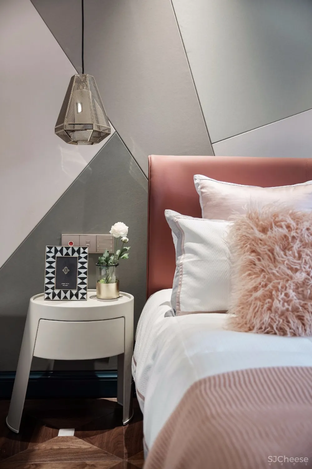 新作 | 上海 300m² 叠墅，海派时尚如何做出先锋格调 首