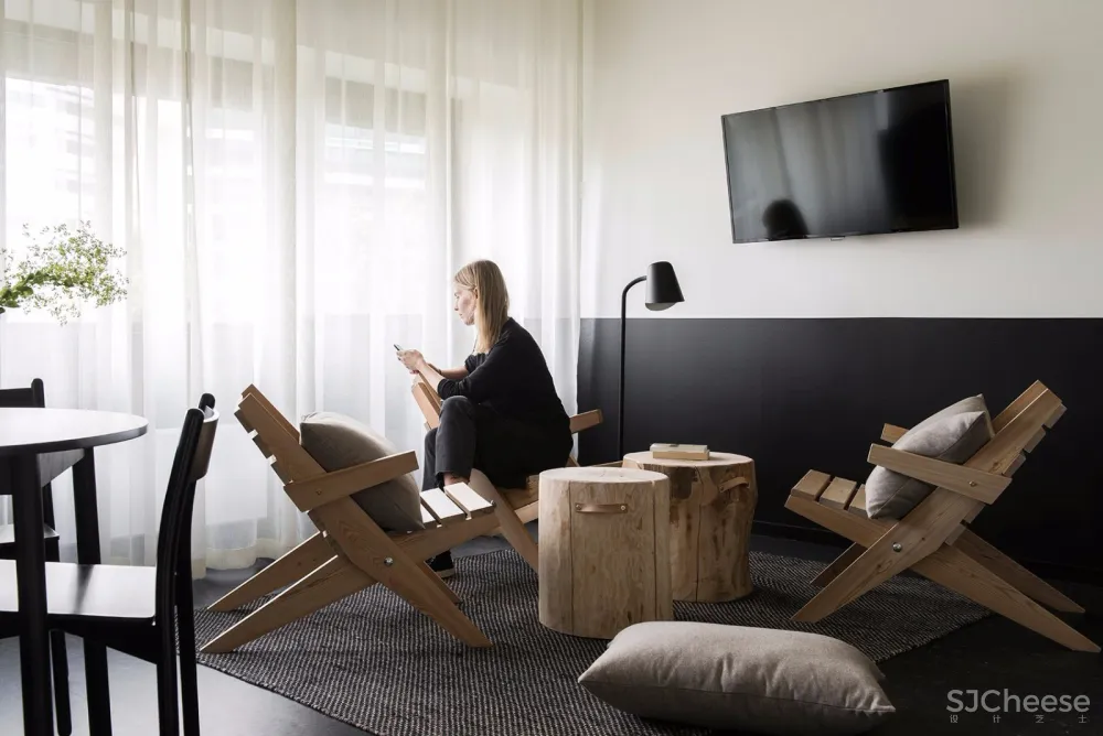 公寓式酒店为住户提供各种风格的客房空间 | Studio Puisto