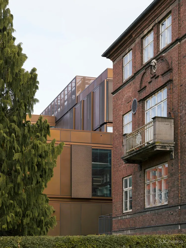 临床生物化学实验大楼 / Mikkelsen Architects