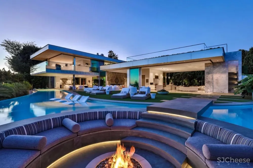 3.98 亿的超级山顶豪宅，无比奢侈的观景台