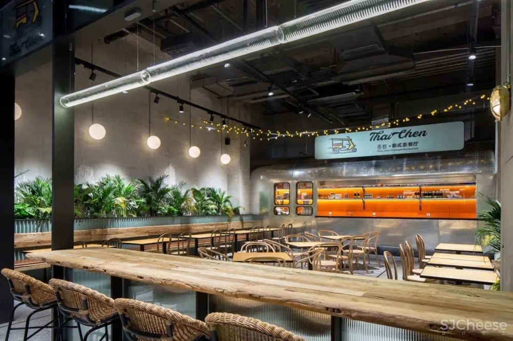 朴开十向新作首发 | 有一辆铁皮小车从曼谷开到了成都 首