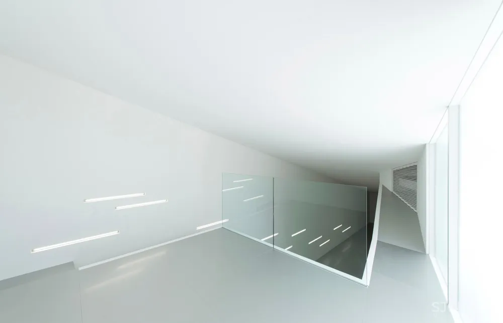 拓扑折叠住宅，日本 / Takashi Yamaguchi & associates 首