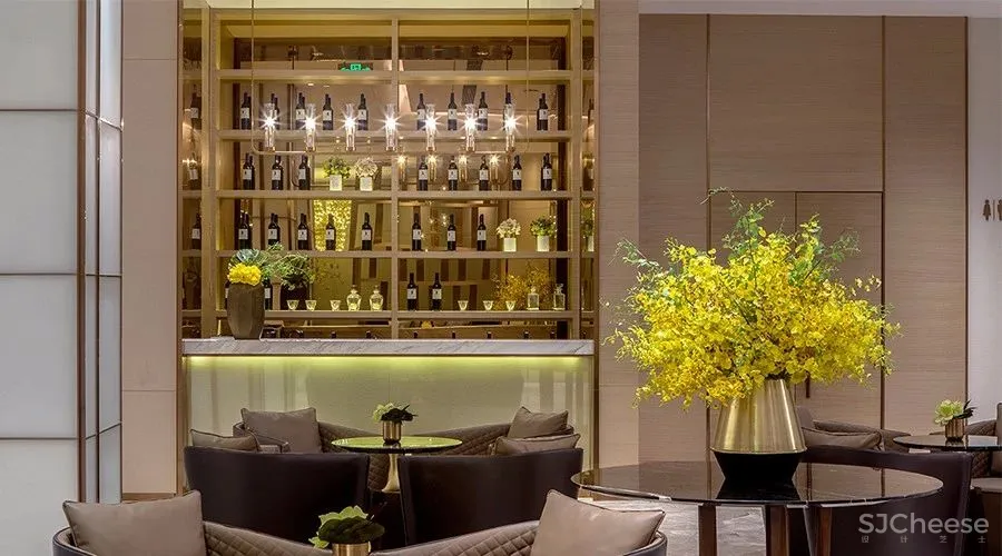 【觉度设计】1300平方米营销中心 | 冷抽象中的感性空间!