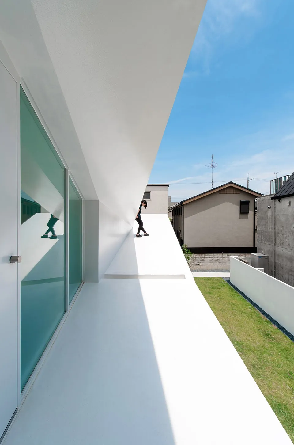 拓扑折叠住宅，日本 / Takashi Yamaguchi & associates 首