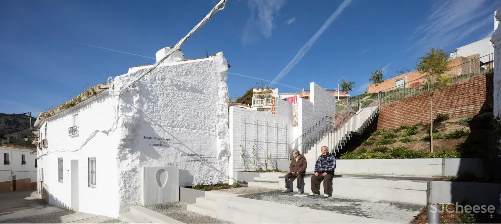 玛利亚与萨雷诺庭院 / WaterScales arquitectos