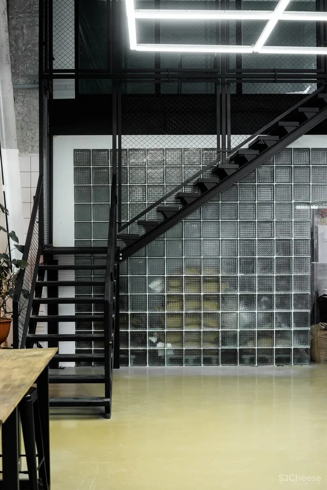 ZROBYM architects | 俄罗斯咖啡馆 Kitchen Coffee Roasters 首