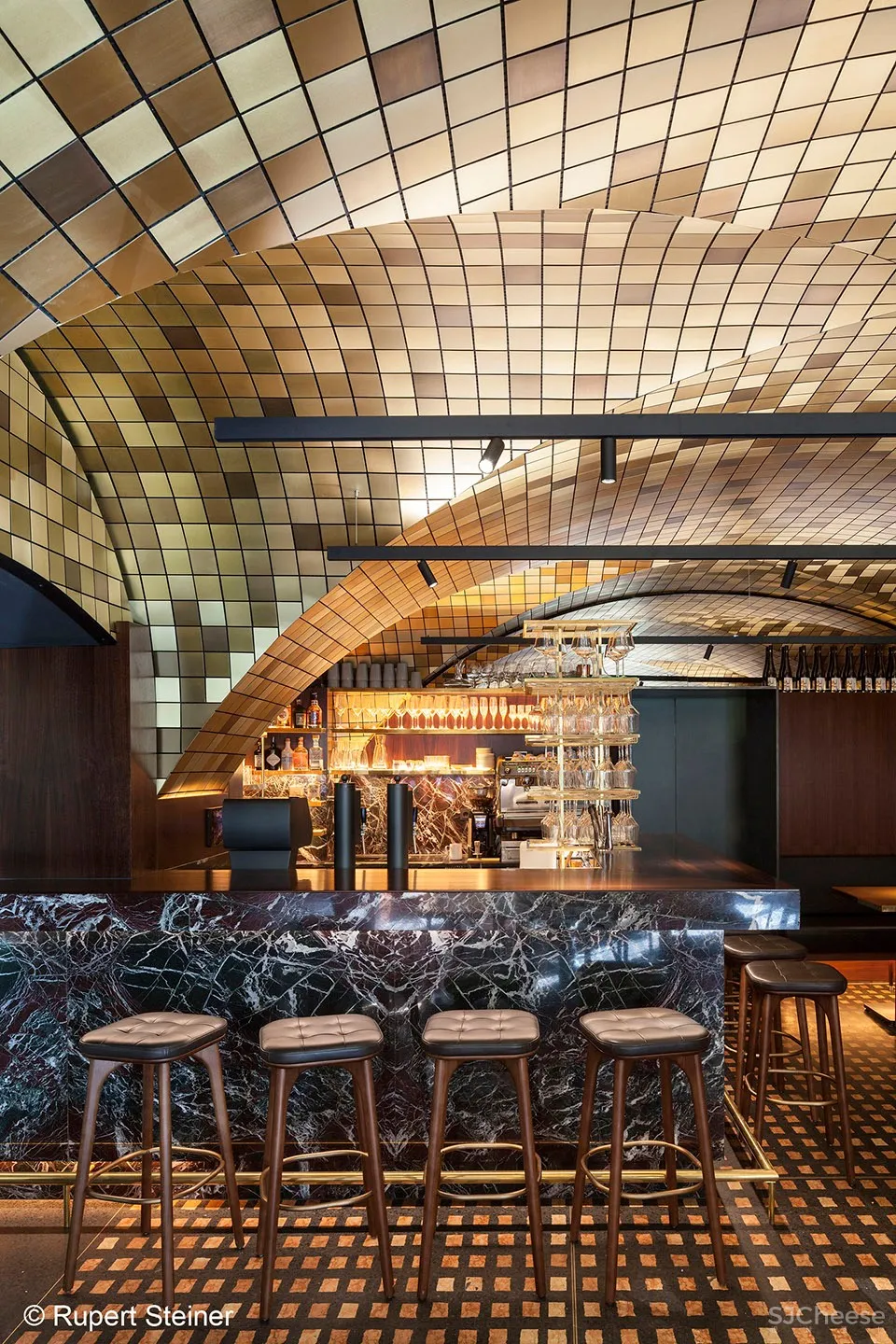 新作 | BEHF Architects:奥地利 Koller + Koller am Waagplatz餐厅 首