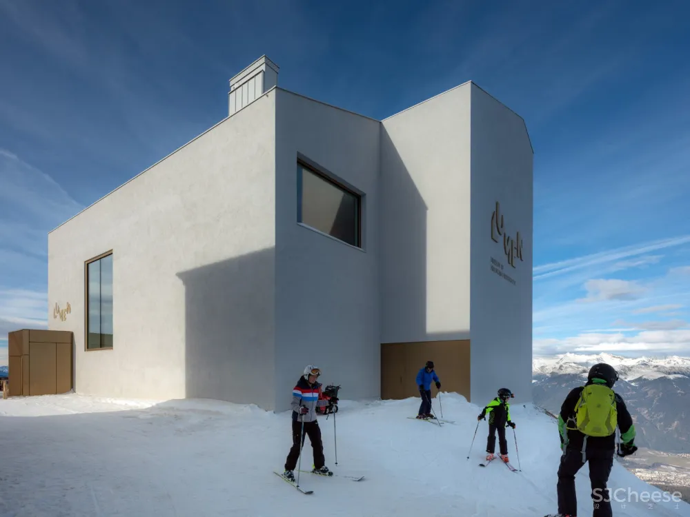 首发 | Mahlknecht：海拔2275米的意大利白云岩鲁曼山摄影博物馆