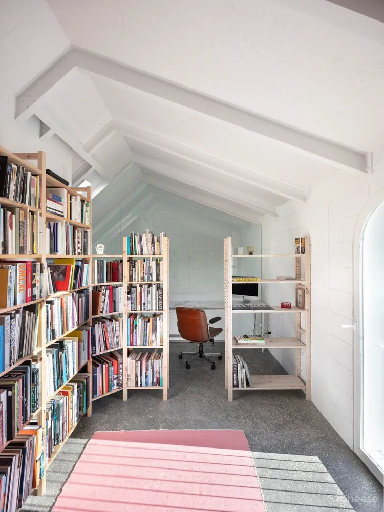 首发 | Leopold Banchini + Daniel Zamarbide：拥有强大内部和沉思空间的封闭式住宅 Dodged House 首