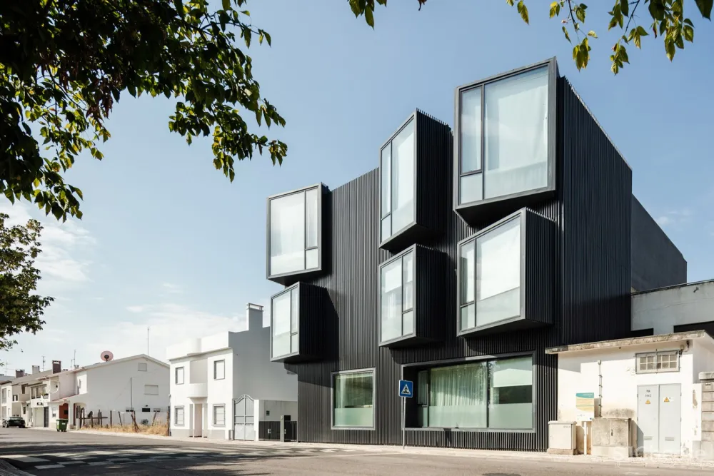 Santa Casa da Misericórdia老年人护理中心，葡萄牙 / Nuno Piedade Alexandre