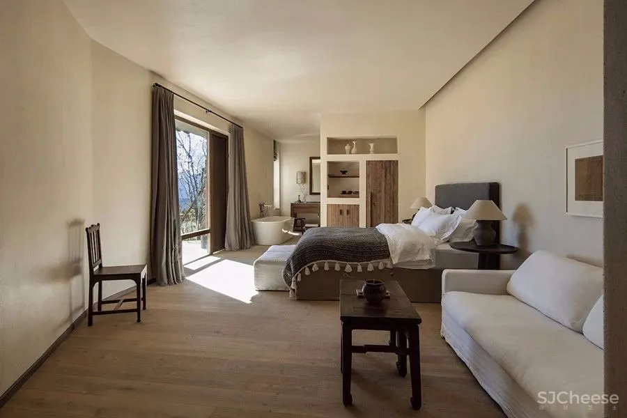 在世界尽头,为凝望辟一扇理想的“窗”| 既下山·梅里酒店