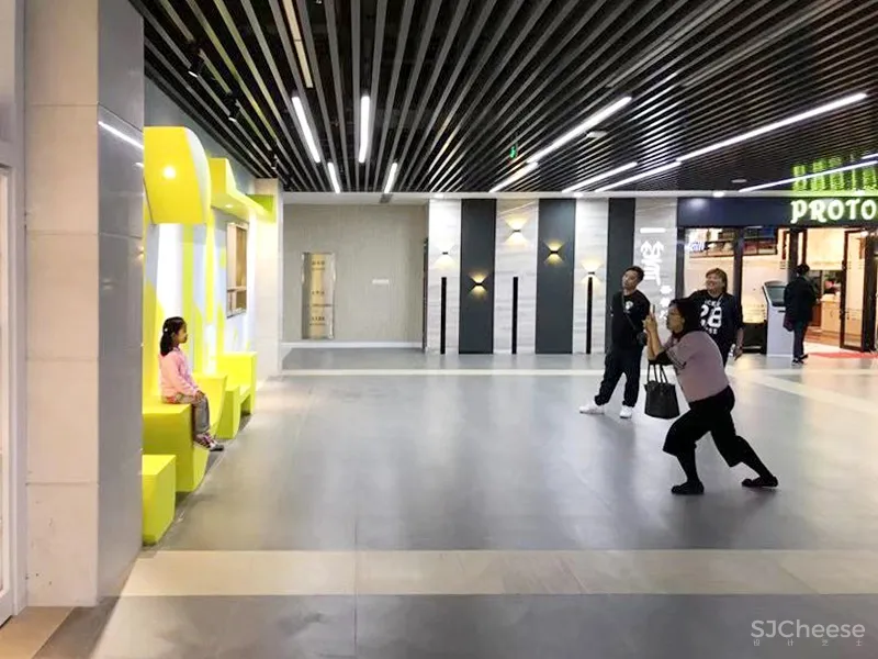 上海交通大学曦潮书店 / 思作设计工作室