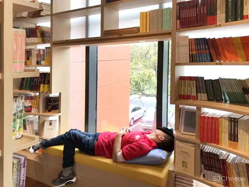 上海交通大学曦潮书店 / 思作设计工作室