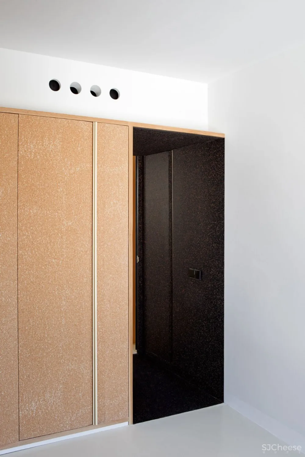 首发 | 三位建筑师共同设计 西班牙撞色几何形状架构的可持续阁楼公寓