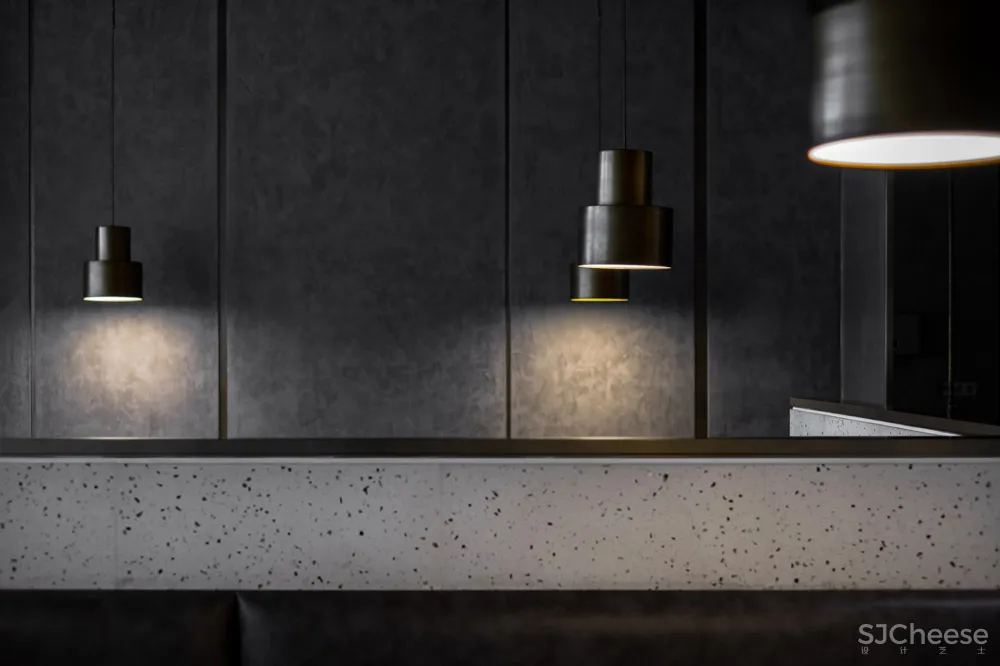 高桌子低板凳面馆·成都 / 大麦设计