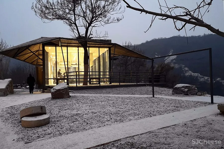 简单盒子里的诗意空间 | 鹿山桐舍