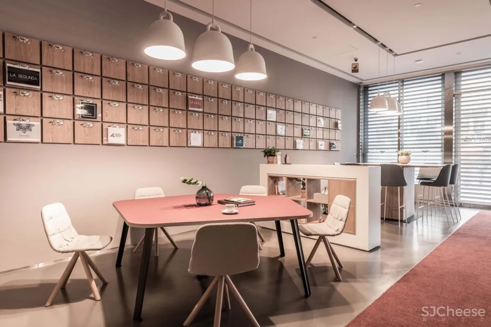 Spaces Hung Sheng共享办公室 / D&P Associates