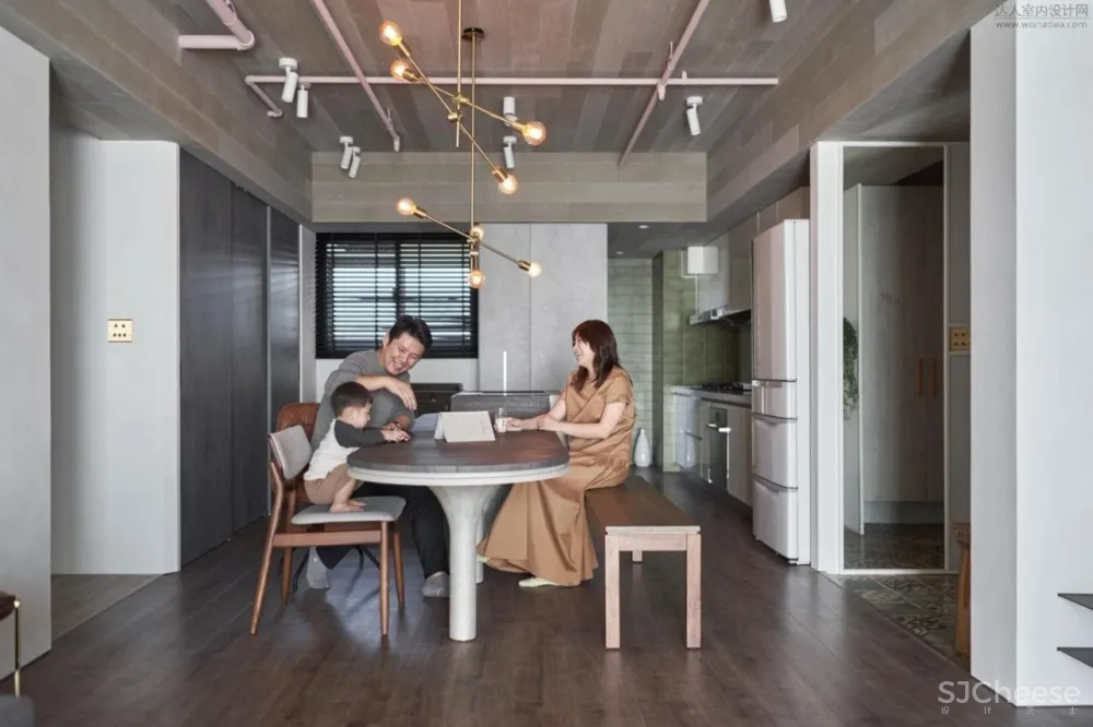 台中慕森设计 | 一半LOFT轻工业风，一半极简侘寂美学