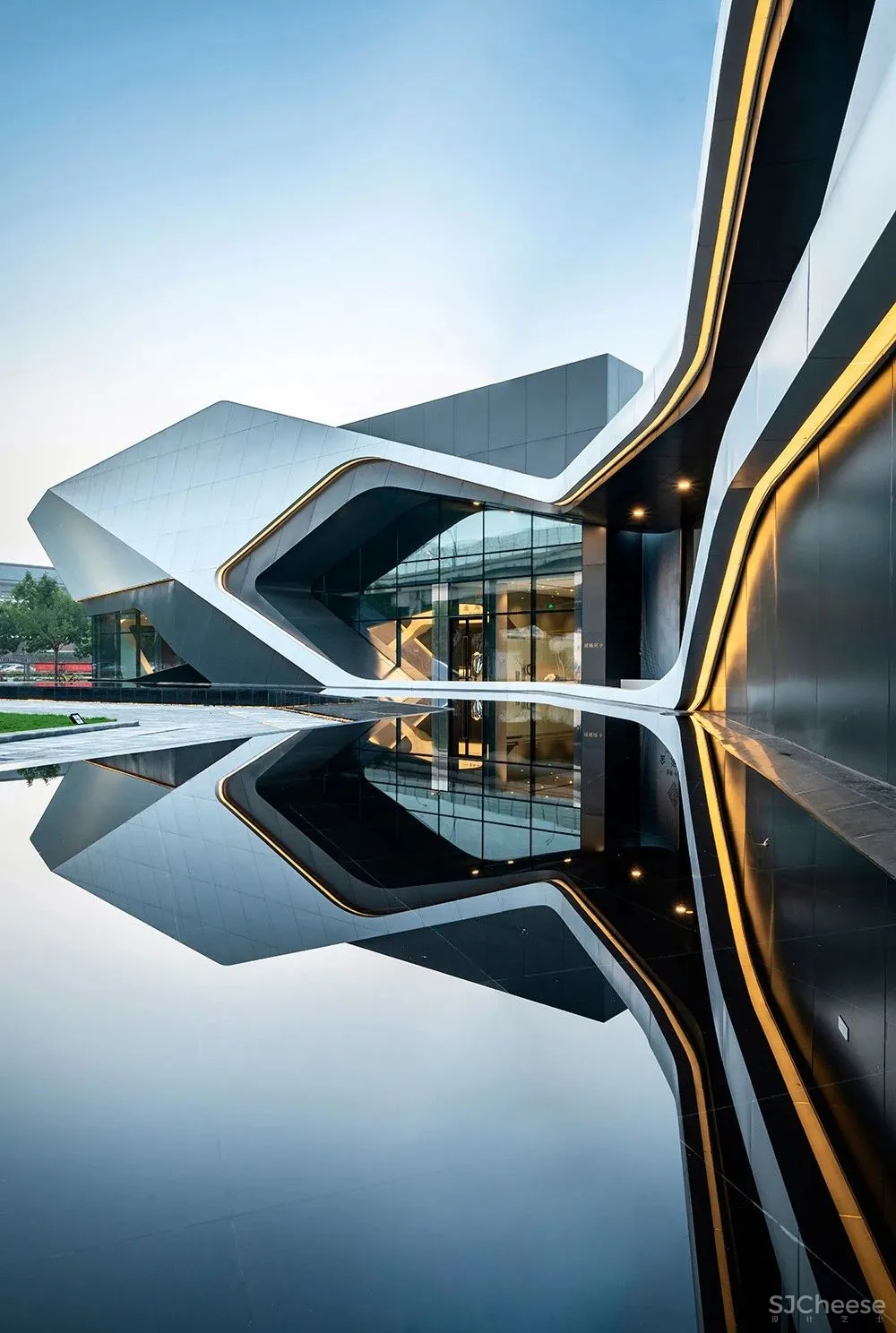 像一艘"未来飞船"的设计作品，太炫了！