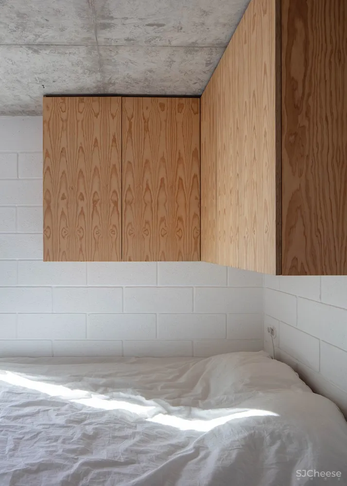 首发 | Leopold Banchini + Daniel Zamarbide：拥有强大内部和沉思空间的封闭式住宅 Dodged House 首