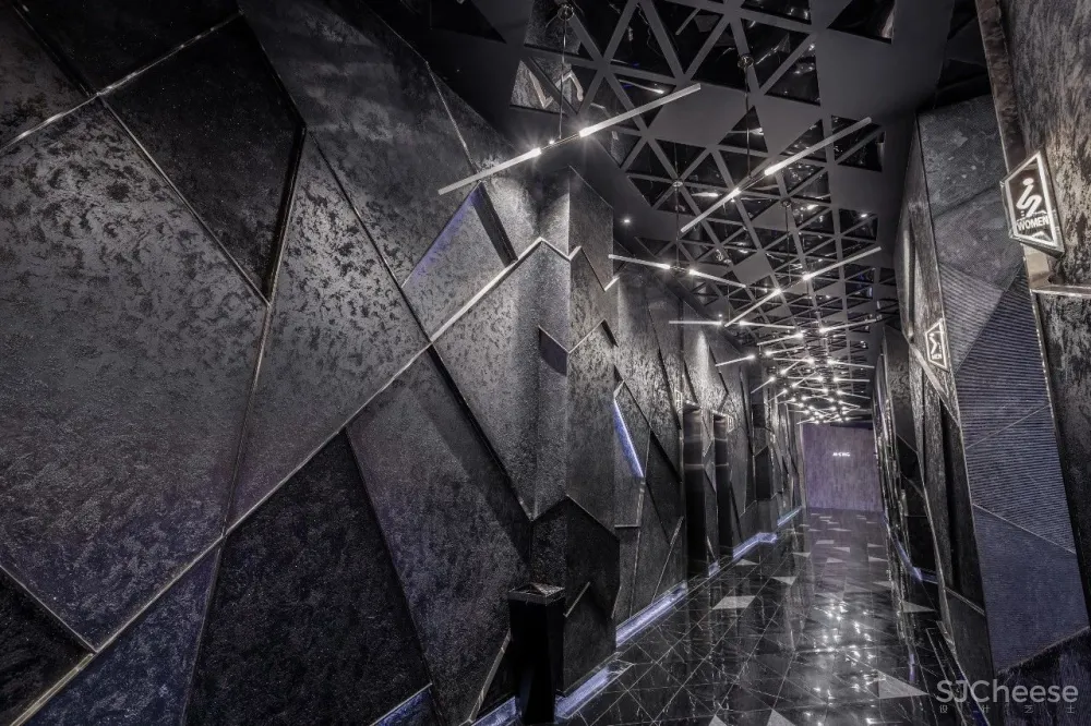 最新 | 新冶组：无锡M-KING KTV概念店 全景式巨幕KTV体验打造“M”娱乐主义新体验