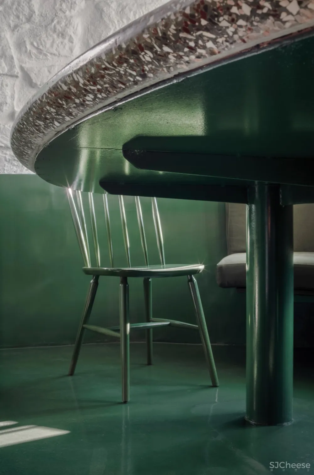 首发 | AK-A :雅典红绿撞色工业风 Atene餐厅