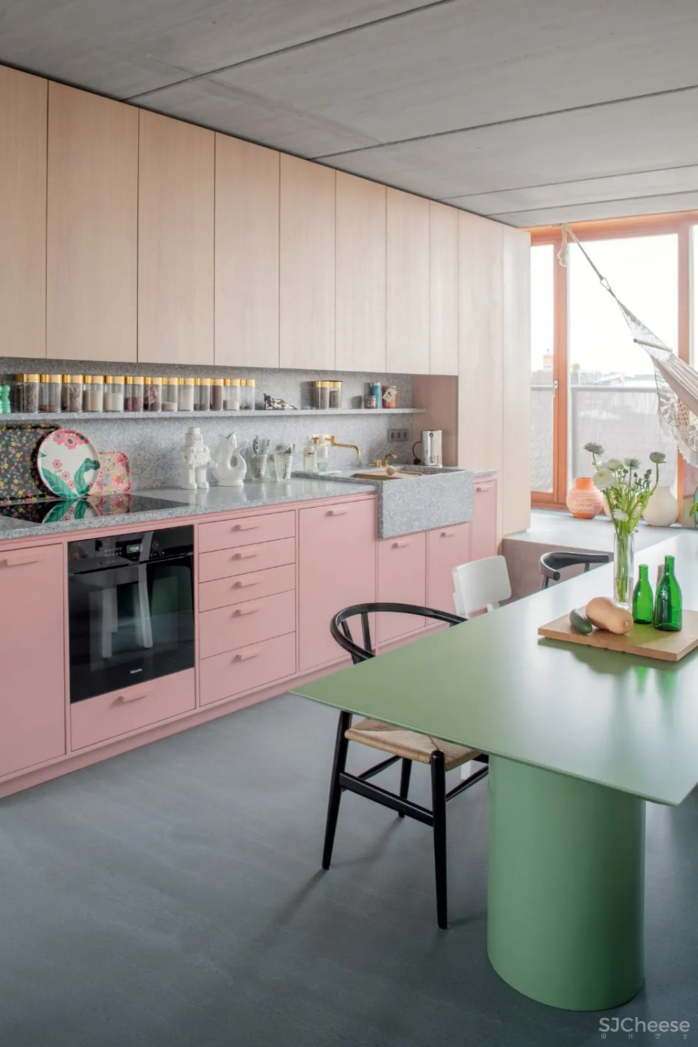 首发 | ESTER BRUZKUS:德国柏林开放式绿洲花园公寓