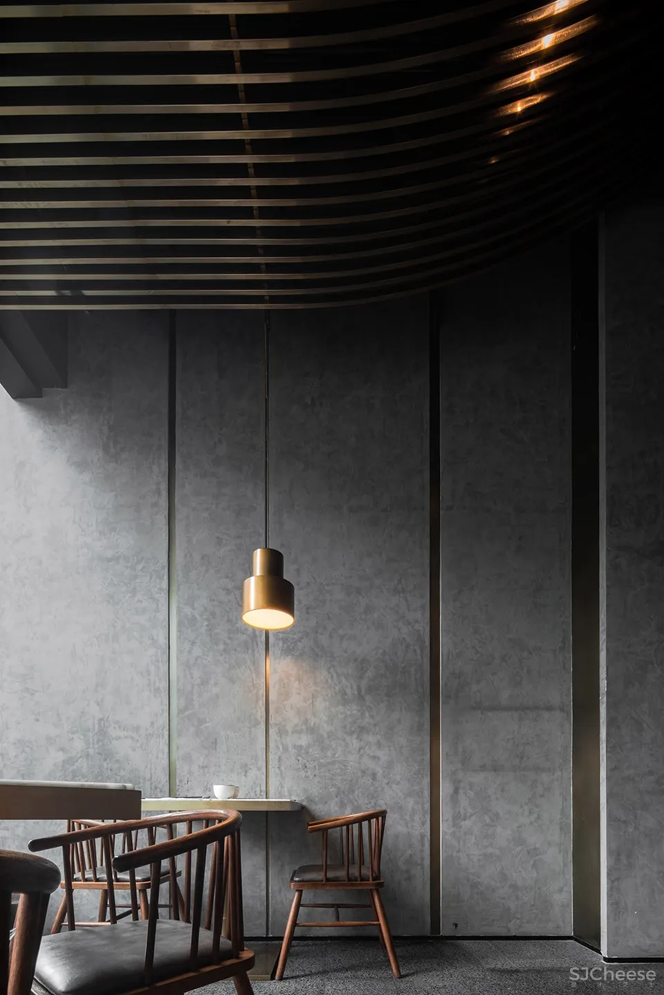 高桌子低板凳面馆·成都 / 大麦设计