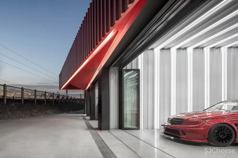 新作 | 上建下筑工作室:北京 The Pit House汽车俱乐部