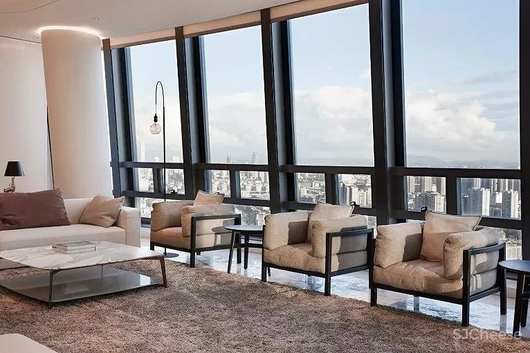 600m²天空之镜丨高空俯瞰城市边际