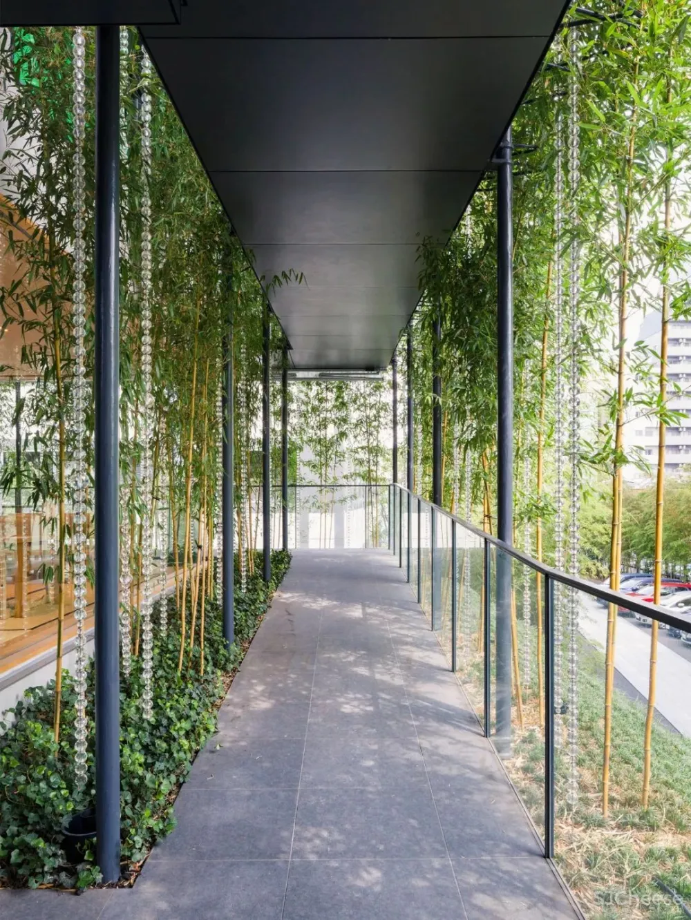 他在闹市中建了一个寺庙,用水晶做围墙,斩获设计大奖