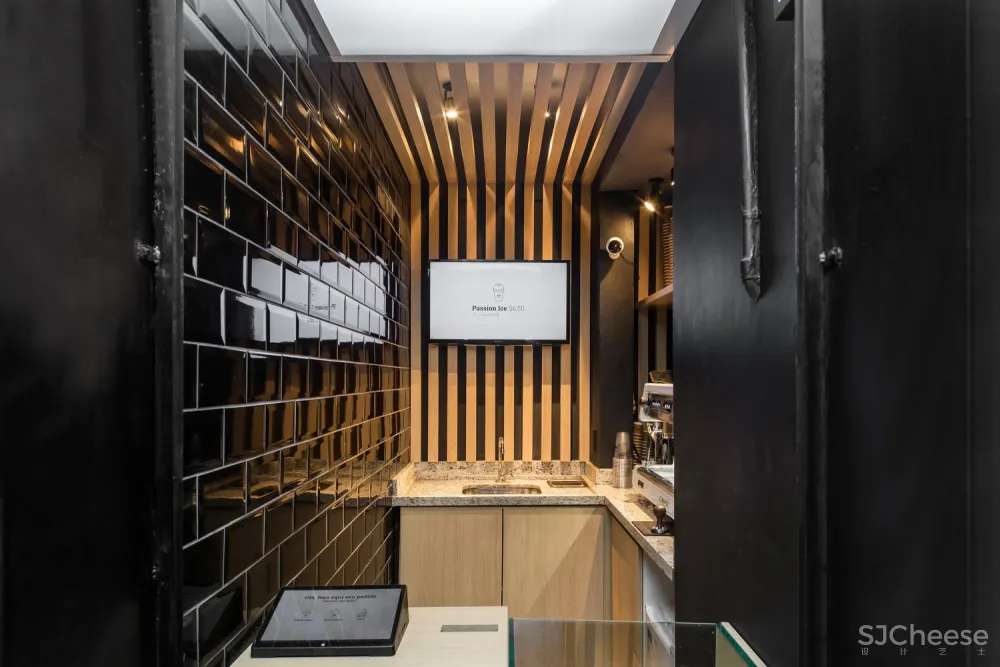 给我一扇门宽的空间，The Coffee咖啡店 / Studio Boscardin.Corsi Arquitetura