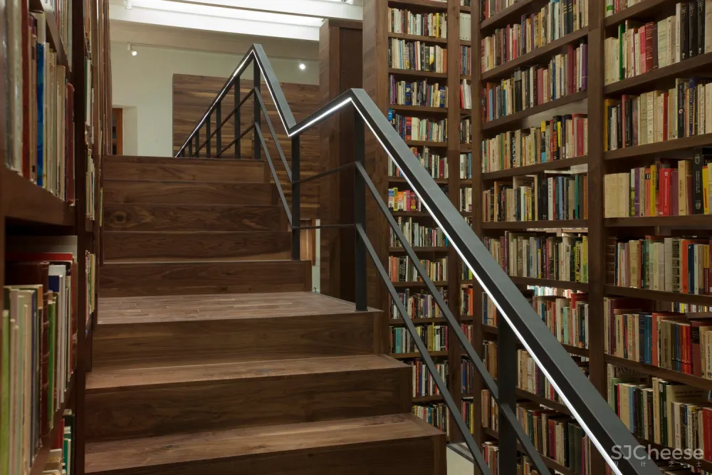 Carlos Monsiváis 个人图书馆 / JSª Arquitectura