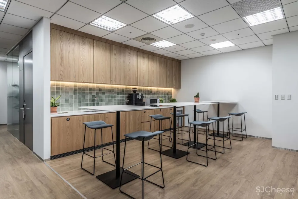 Spaces Hung Sheng共享办公室 / D&P Associates