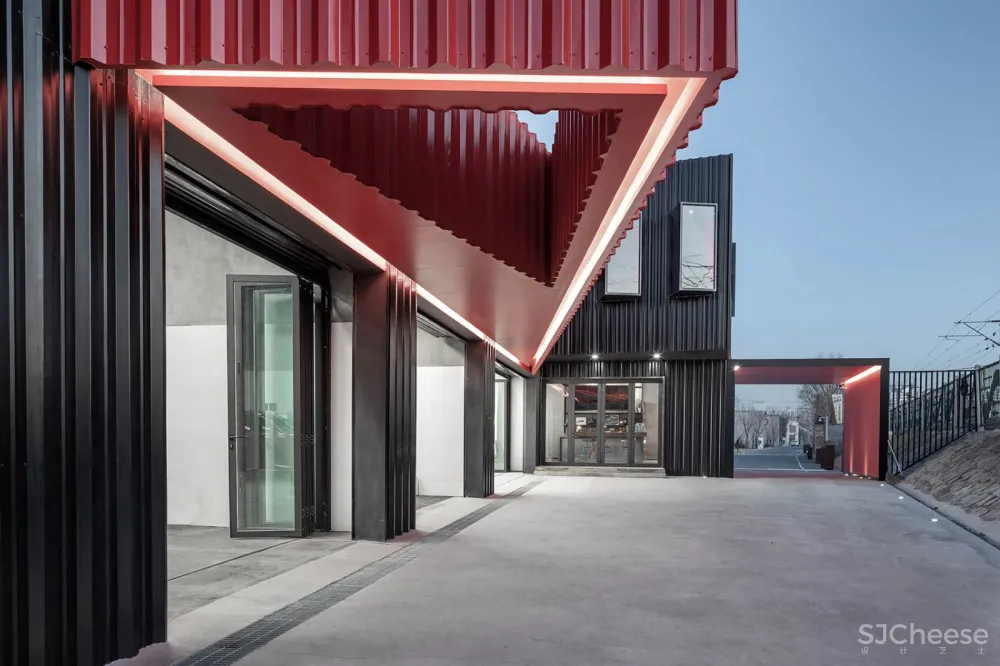 新作 | 上建下筑工作室:北京 The Pit House汽车俱乐部