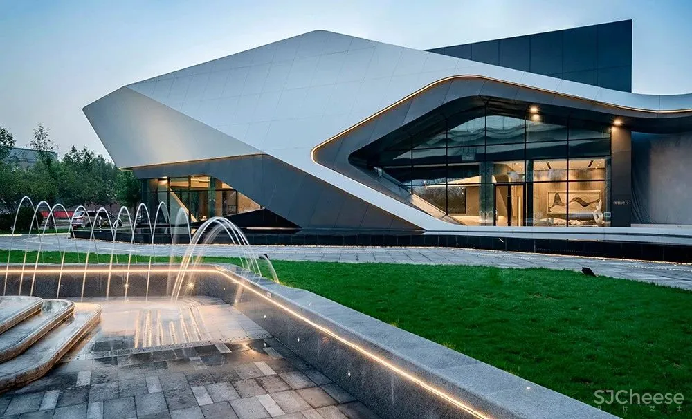 像一艘"未来飞船"的设计作品，太炫了！