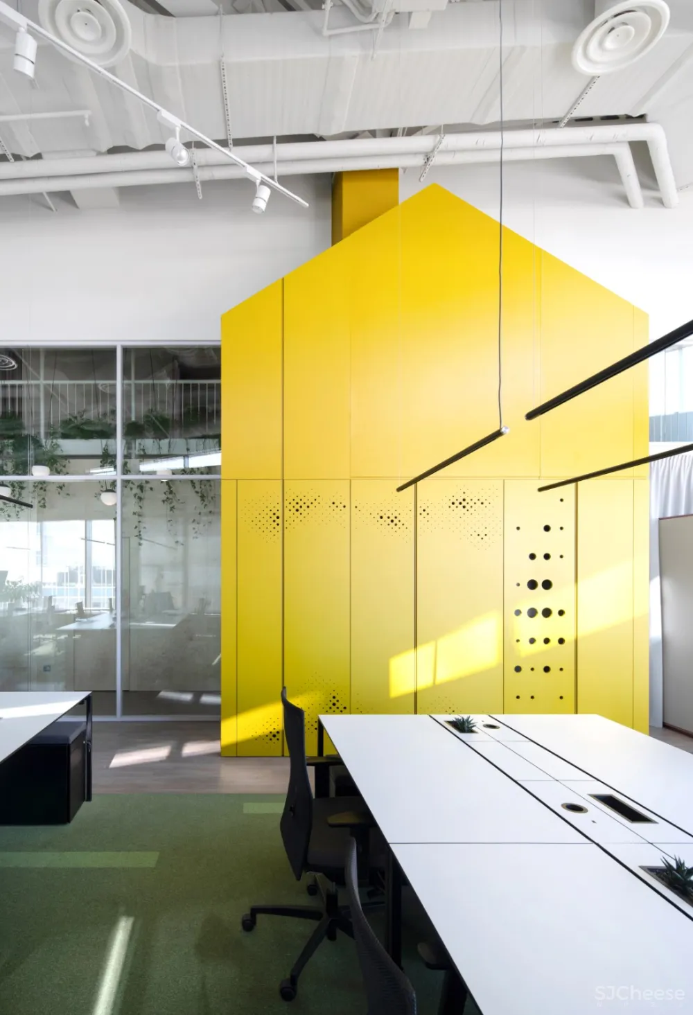 首发 | Balbek Bureau：Grammarly的多功能基辅办公室 首