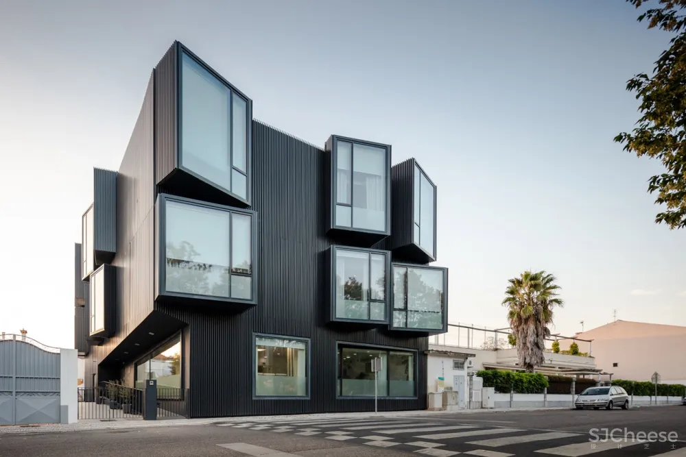 Santa Casa da Misericórdia老年人护理中心，葡萄牙 / Nuno Piedade Alexandre