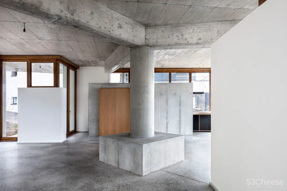 Schaerermattle Architects：瑞士方形平台极简住宅 首