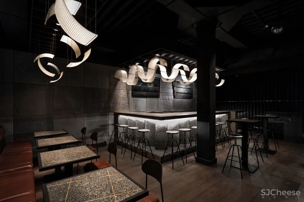 柏林酒吧，莫斯科 / Thilo Reich