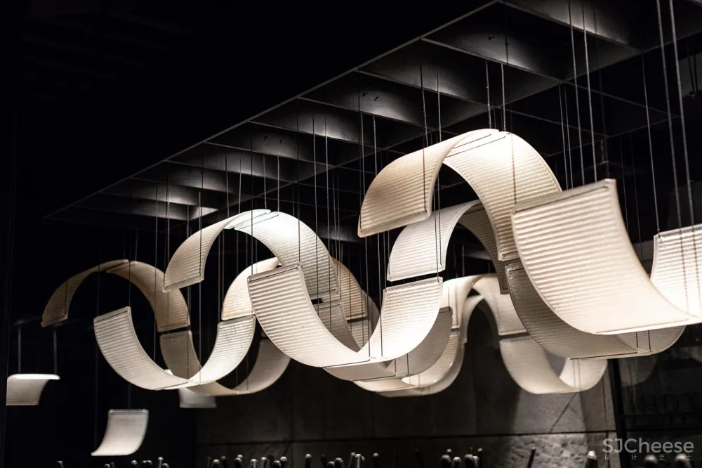 柏林酒吧，莫斯科 / Thilo Reich