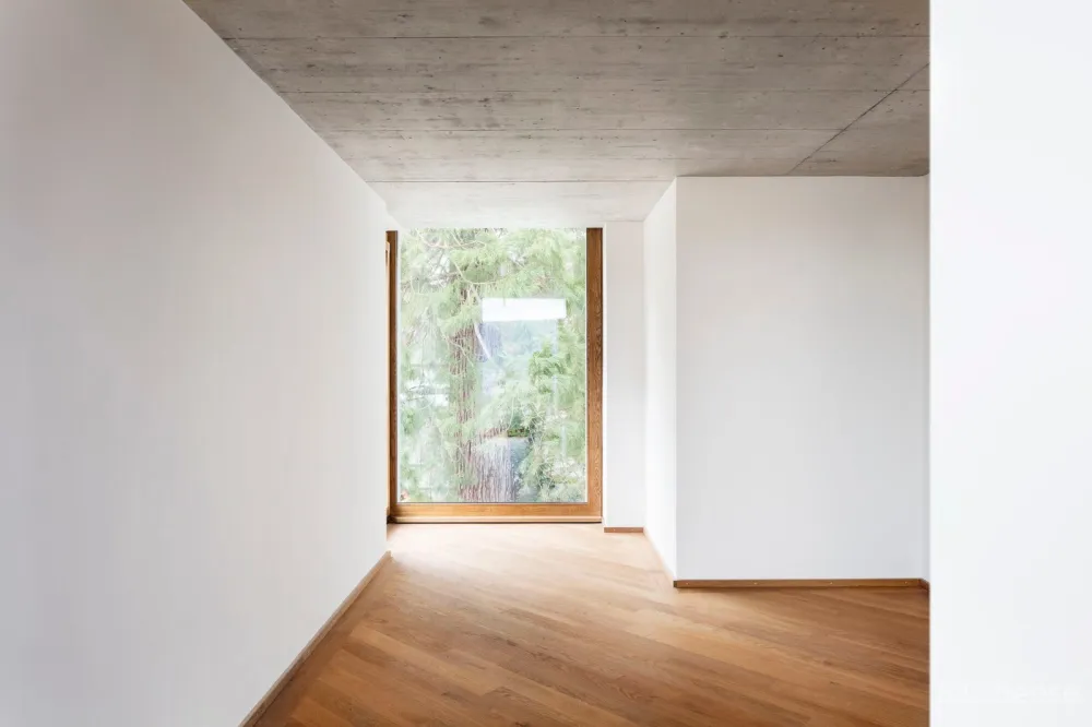 Schaerermattle Architects：瑞士方形平台极简住宅 首