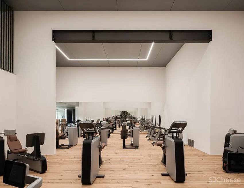 “立方体”瑞士健身俱乐部 AMB architects