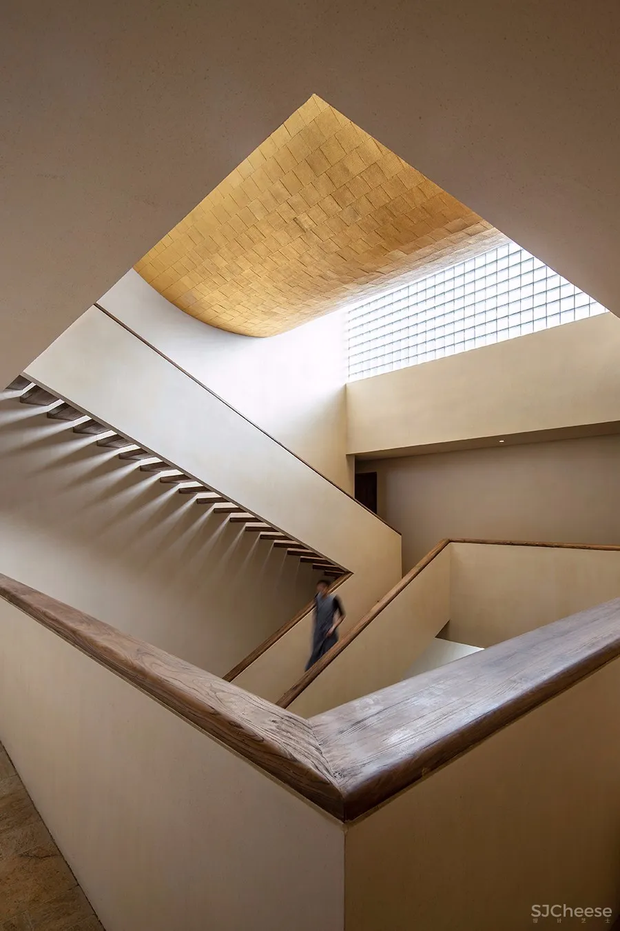 在世界尽头,为凝望辟一扇理想的“窗”| 既下山·梅里酒店