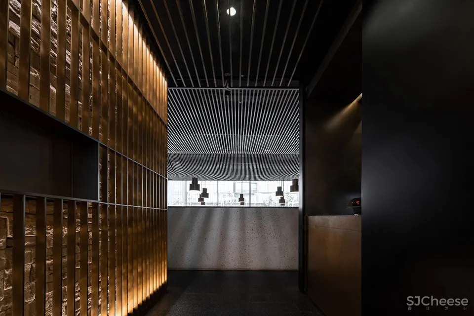 高桌子低板凳面馆·成都 / 大麦设计