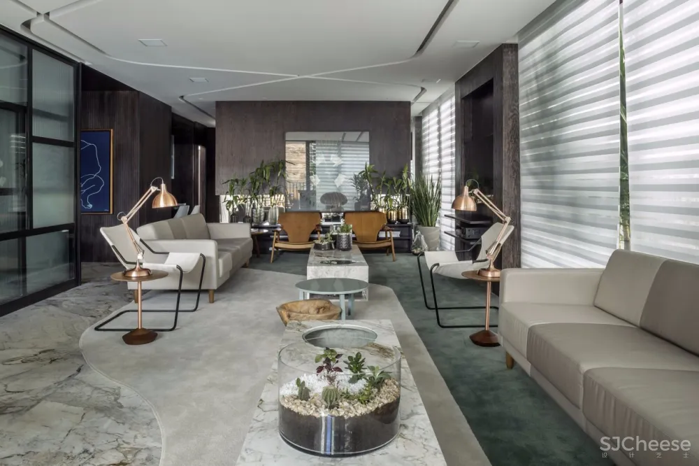 Leo Romano | 美学是通向幸福的道路