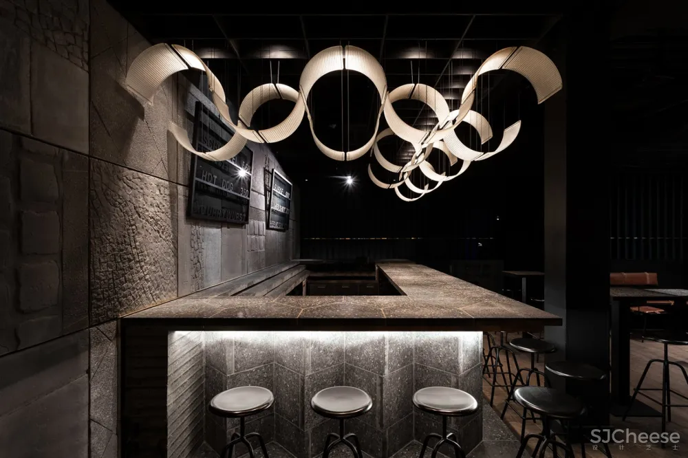 柏林酒吧，莫斯科 / Thilo Reich