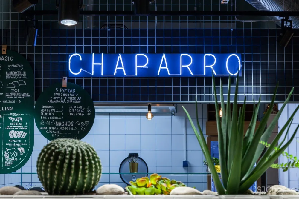 Kantini in Bikini Berlin / Studio Aisslinger